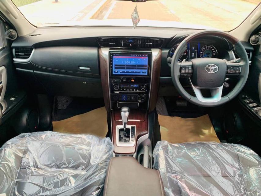 TOYOTA FORTUNER 2.4 V 4WD A2 ปี 2017  6