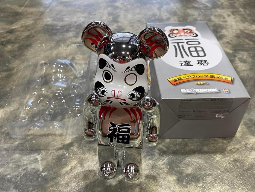 Bearbrick Daruma สีเงิน 400%