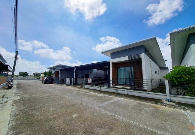 ขายบ้าน หมู่บ้านร็อคการ์เด้น สุวรรณภูมิ เฟส 3 ซอยหลวงแพ่ง 4/1 บางเสาธง สมุทรปราการ 2