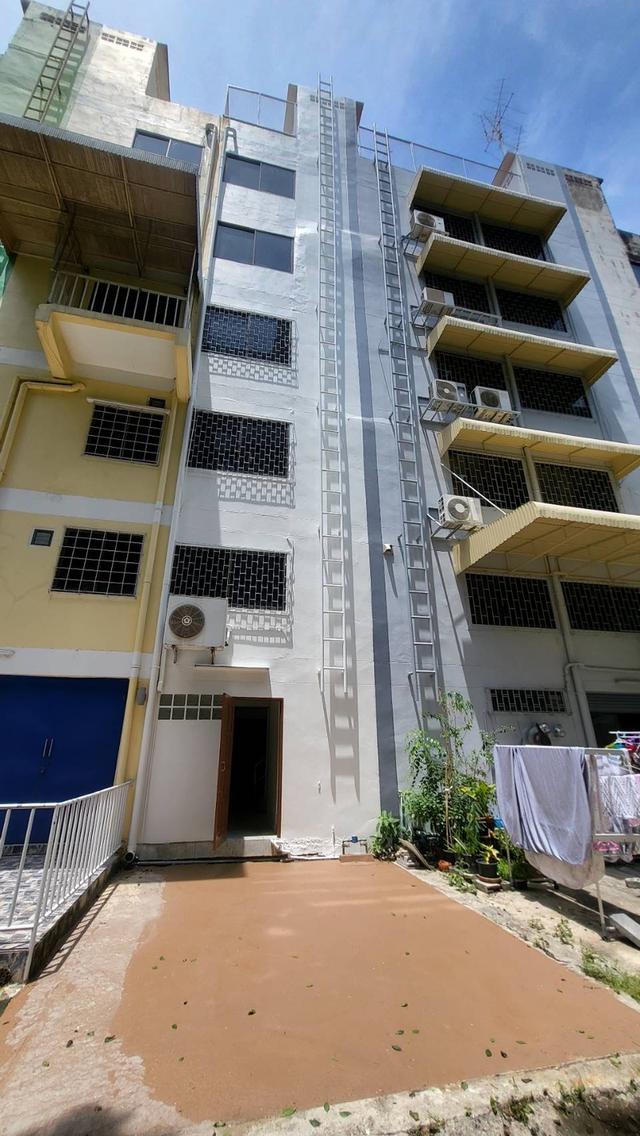 อาคารพาณิชย์ ซอยลาซาล สุขุมวิท 105 9