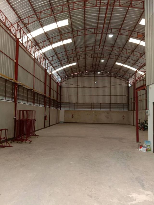 ให้เช่าโกดังใหม่พร้อมสำนักงาน พื้นที่ใช้สอย 711 ตรม. ใกล้แยกเทพารักษ์ น้ำไม่ท่วม เข้าออกสะดวก เพียง 55,000/เดือน 2