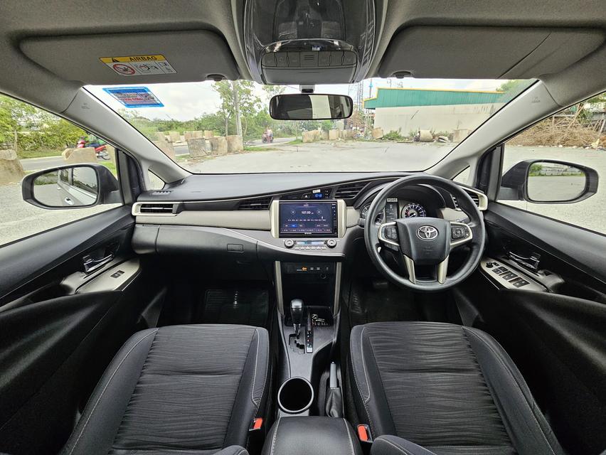 Toyota Innova 2.8 entry mnc 10