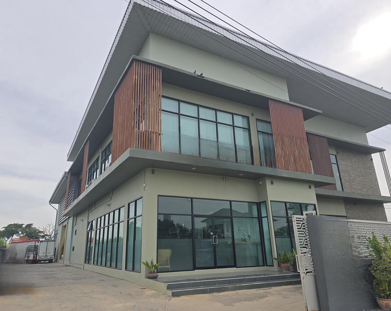 ที่ดินพร้อมอาคารและโกดัง 2