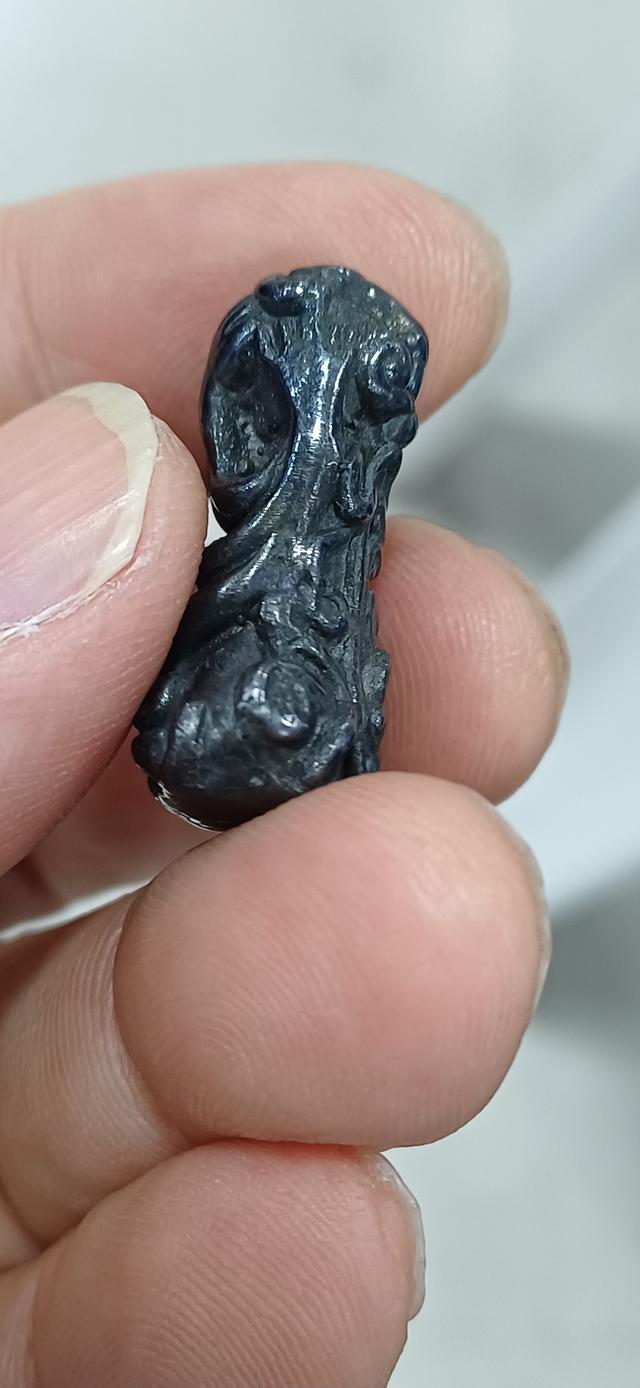 พญาเหล็กไหลธาตุ พิมพ์พระปิดตายันต์ยุ่ง หลวงปู่หวล วัดพุทไธศวรรย์ สีปีกแมลงทับ รูปที่ 3