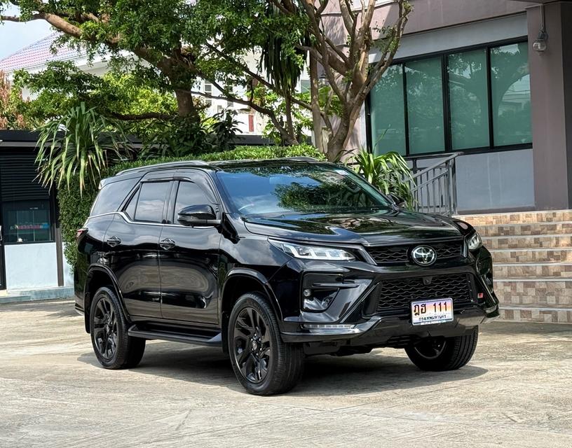 2023 TOYOTA FORTUNER 2.8 GR SPORT 4WD รถมือเดียวออกป้ายแดง รถวิ่งน้อย ประวัติศูนย์ครบ รถไม่เคยมีอุบัติเหตุครับ