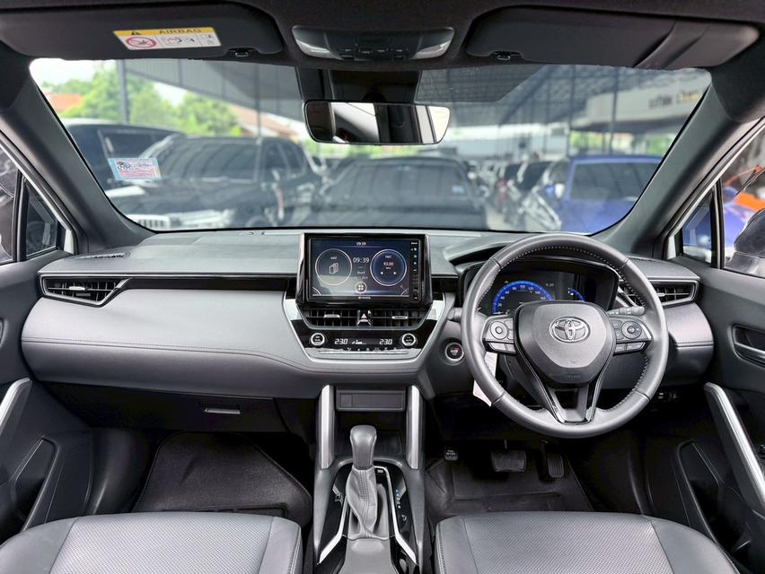 ปี 2023 TOYOTA COROLLA CROSS, 1.8 HYBRID GR SPORT สีขาว ตัวท็อปสุดหลังคาซันรูฟ 9