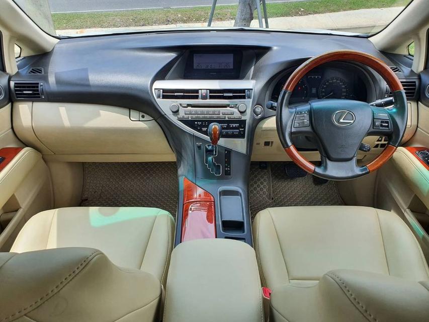 LEXUS RX270 ปี 2010 สีขาว ออโต้ รถมือ 1 ออกห้าง 3