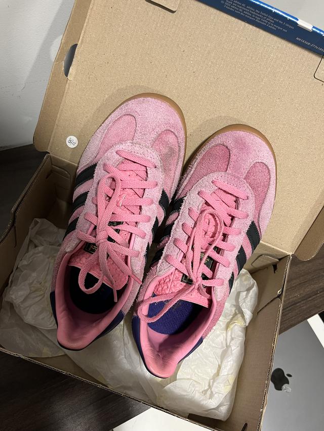 Many kind of shoes .:;;..; āļĢāļđāļāļāļĩāđ 5