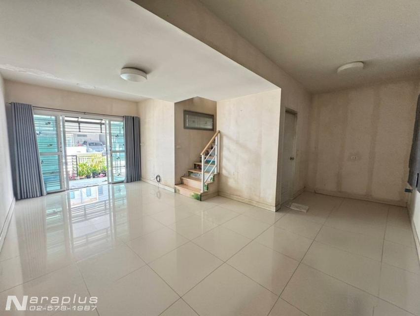 69030198 : ขายทาวน์เฮ้าส์ 2 ชั้น ขนาด 3 ห้องนอน บนที่ดิน 18.20 ตารางวา หมู่บ้าน เดอะคอนเนค ทางด่วนวัชรพล สายไหม บ้านสวย โครงการดี น่าอยู่ ในราคาคุ้มแส 7