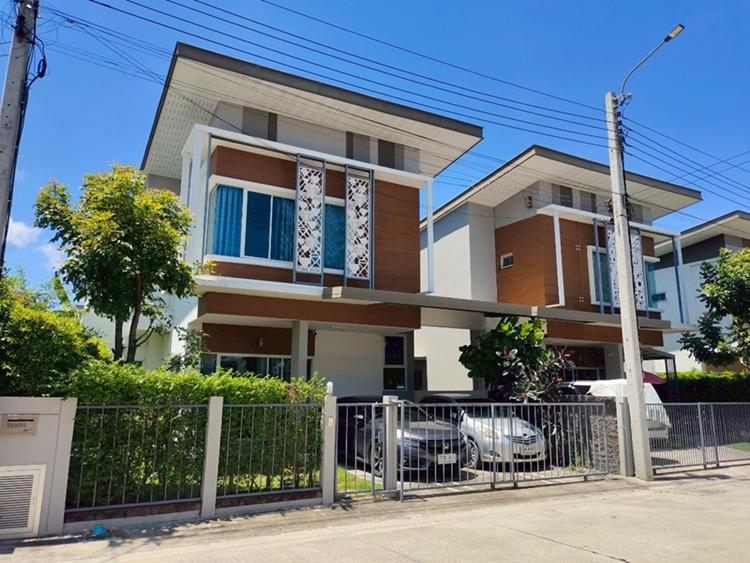 ขายด่วนบ้านแฝดใหญ่ หมู่บ้านเลอนีโอไพร์ม แพรกษา-เทพารักษ์ จังหวัดสมุทรปราการ 1