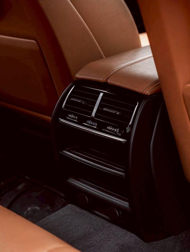 รหัสรถ 67GG2585 BMW 520d Luxury Limousine G30 ปี2017