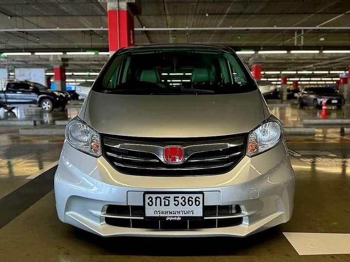 Honda Freed สภาพดี 2