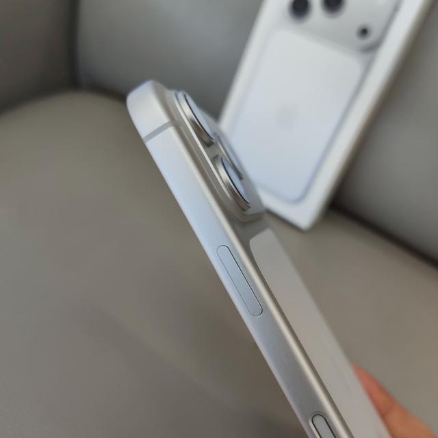 ⚪️ iPhone 17 Pro (256GB) สีขาว ⚪️แบตเตอรี่ 100% (ชาร์จเพียง 32 รอบ) สภาพนางฟ้าไร้รอยกริ๊บ รูปที่ 5