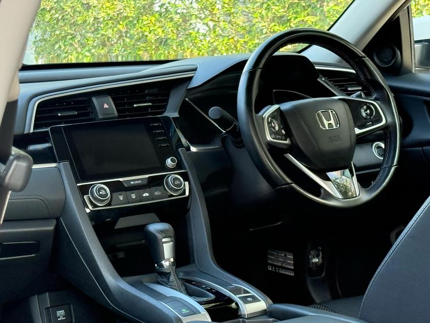 2020 HONDA CIVIC FC 1.8 EL MC รถมือเดียวออกป้ายแดง รถวิ่งน้อย เข้าศูนย์ทุกระยะ รถไม่มีอุบัติเหตุครับ 12