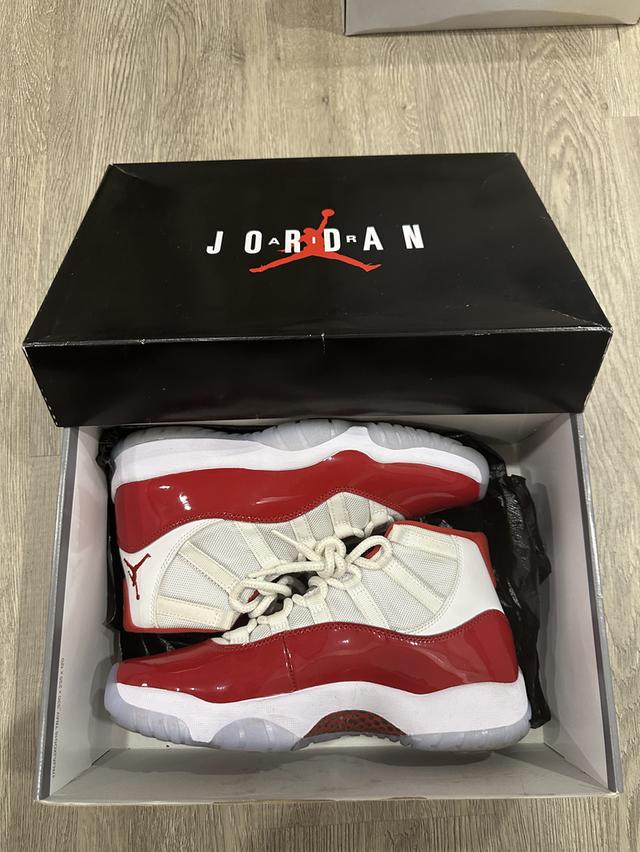 Jordan 11 university red 2