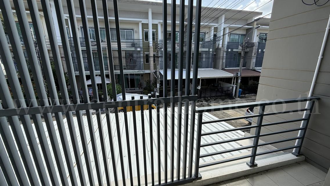 ทาวน์โฮม 3 ชั้น ทาวน์พลัส ประชาอุทิศ - ทุ่งครุ บ้านสวย พร้อมอยู่ 8