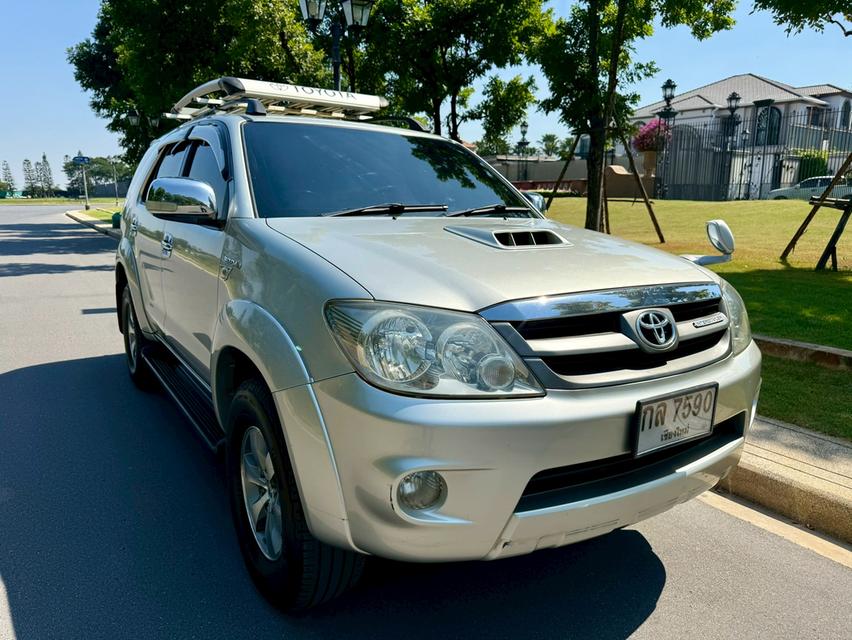 TOYOTA FORTUNER 3.0 G 4WD ปี 2006 สีเทา เกียร์ธรรมดา รูปที่ 3