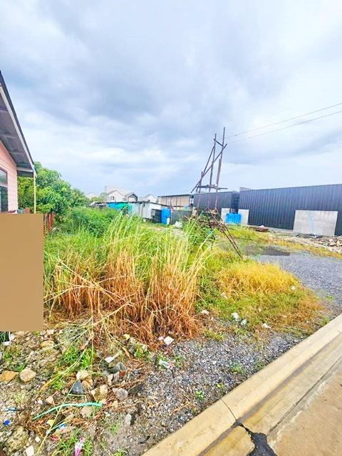 สนามกอล์ฟกรุงเทพกรีฑา 3.2กม. เนอวานา พอร์ช 1.4 กม. ถ.กรุงเทพกรีฑา ศรีนครินทร์ ขายที่ดินถมแล้ว 50เมตร ถึง ถนนใหญ่ 1ไร่ สะ 3