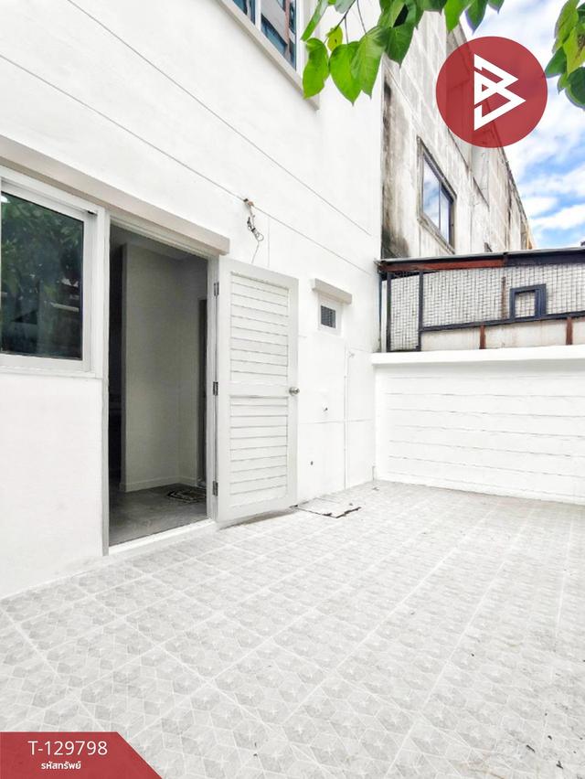 ขายด่วนทาวน์เฮ้าส์ หมู่บ้านแสนสบาย นนทบุรี รีโนเวทพร้อมเข้าอยู่ ทำเลดี 12