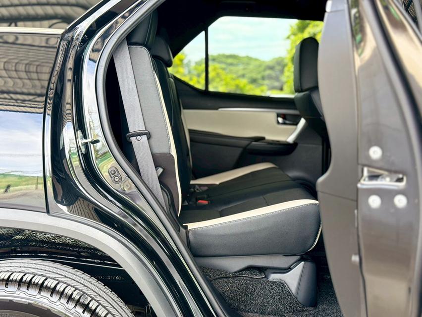 รหัสรถ 12AT7172 Toyota Fortuner 2.8 Legender Black Top 4WD | ปี : 2023 10