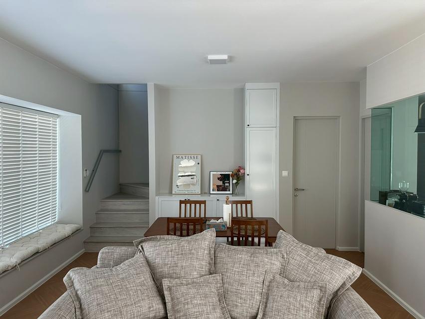 ขายบ้านแฝดมือสอง สภาพดีมาก พร้อมเฟอร์นิเจอร์พร้อมอยู่ โครงการLH 2