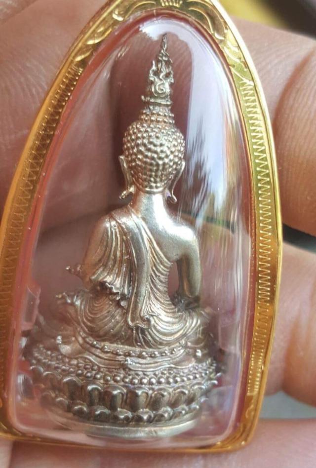 พระพุทธเลี่ยมทอง