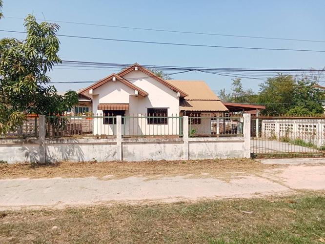 U1436 ให้เช่าบ้านเดี่ยวชั้นเดียว ที่จังหวัดร้อยเอ็ด ใกล้ รพ.ร้อยเอ็ดธนบุรี บ้านอยู่ถนนปัทมานนท์ซอย 8/1 บ้านหลังใหญ่ จอดรถได้ 3 คันในบ้าน 2