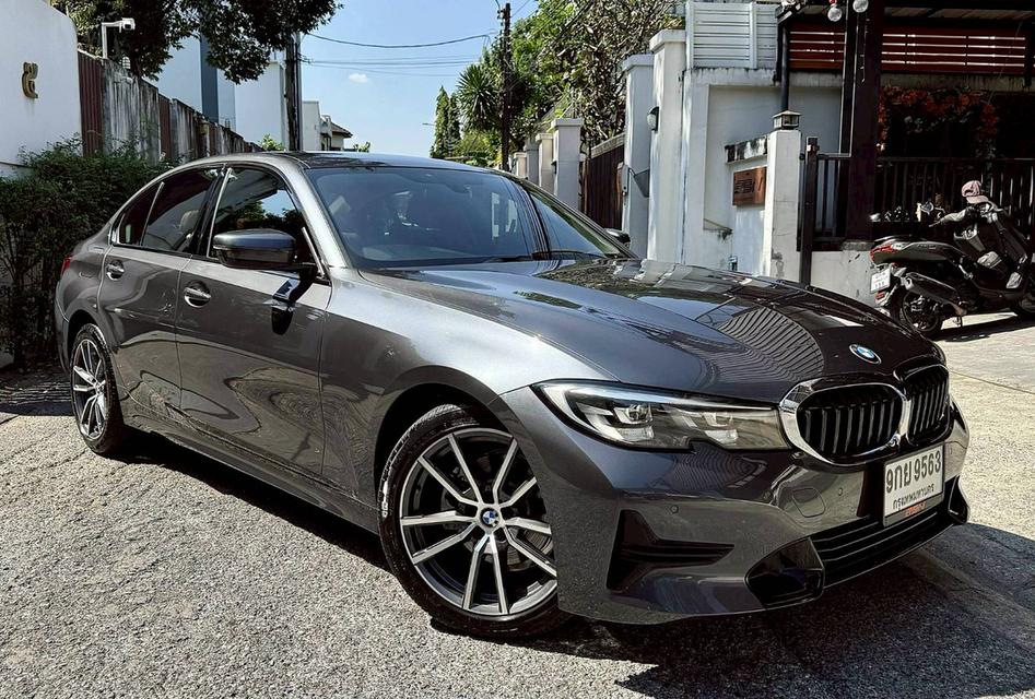 BMW 320d Limousine RHD ปี 2018 จด 2020
