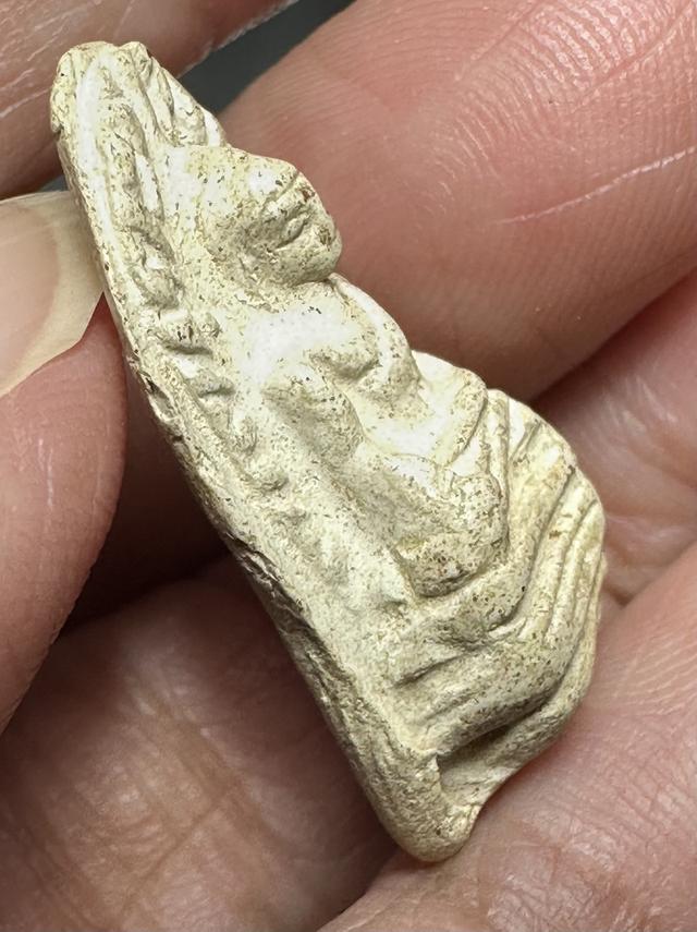 พระรอดลาำพูน องค์ละ1 000 11