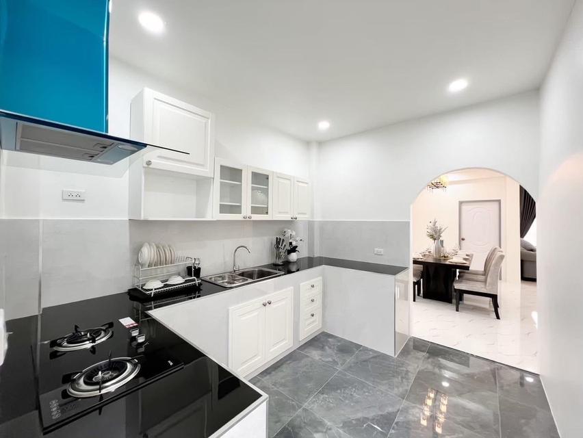 🏡 ขายบ้านเดี่ยวชั้นเดียว – หมู่บ้านรัตนากร 19 ✨ พื้นที่กว้าง 84 ตร.วา 🛏 3 ห้องนอน 🛁 2 ห้องน้ำ 🛋 พร้อมเฟอร์นิเจอร์และของตกแต่งครบ 🔧 เก็บงานและเก็บ 7