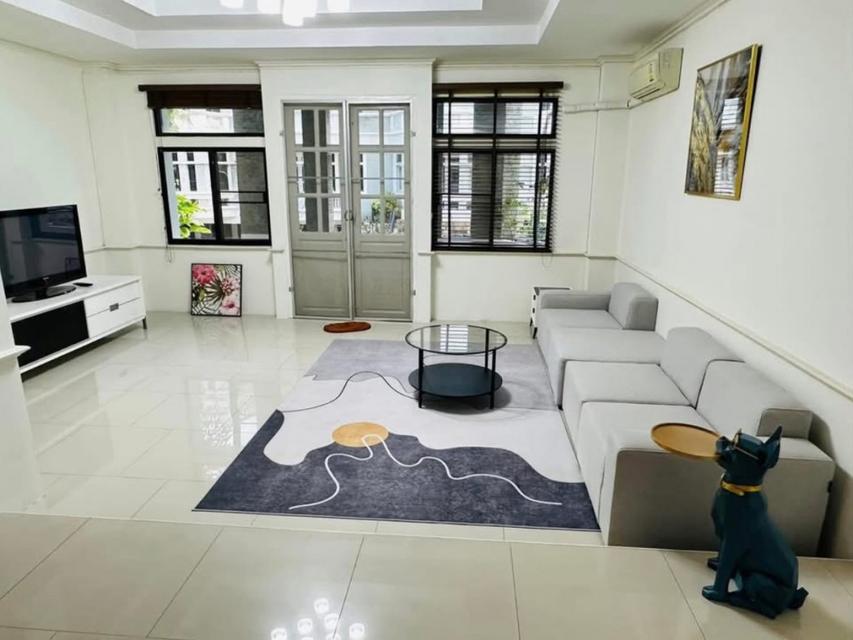 ✨ ให้เช่าทาวน์เฮ้าส์ 4 ชั้น โครงการ Chicha Castle – 33 ตร.ว. ใกล้ มศว ประสานมิตร ทำเลเยี่ยม 2