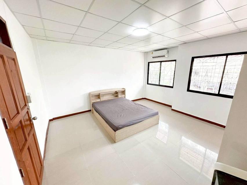 🏡⭐ ให้เช่าด่วน! ทาวน์โฮม 2 ชั้น นิรันดร์ทาวน์โฮม (3 นอน 2 น้ำ 24 ตร.ว.) พร้อมเฟอร์/เครื่องใช้ไฟฟ้าครบ! ใกล้ BTS ปุณณวิถี / MRT สวนหลวง ร.9 🚆 6