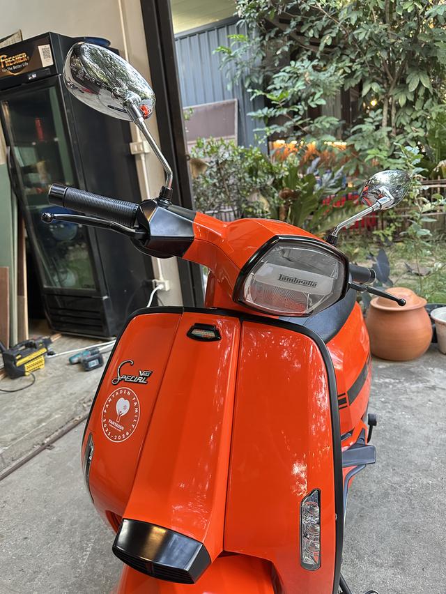 Lambretta V125 Special ปี 2021 สีส้ม 2