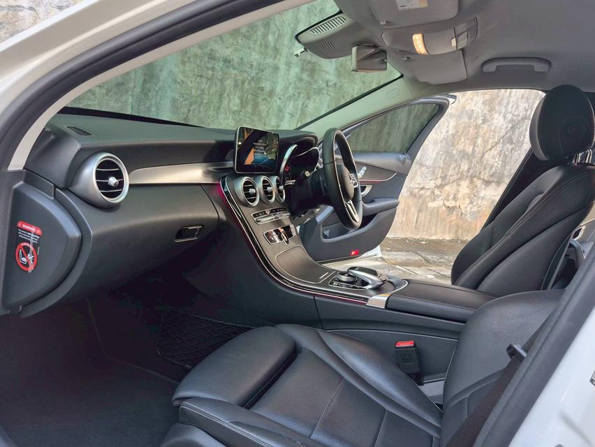 Mercedes Benz c220d ปี2019 13