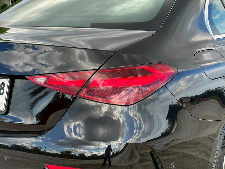 Mercedes Benz C350e AMG W206 ปี 2022 จด 2024 สีดำ เบาะแดง 6