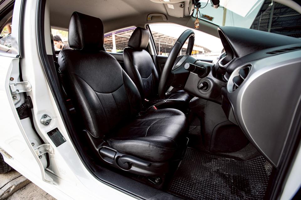 Mazda2 1.5 Spirit Sport สีขาว ปี 2011 รูปที่ 9