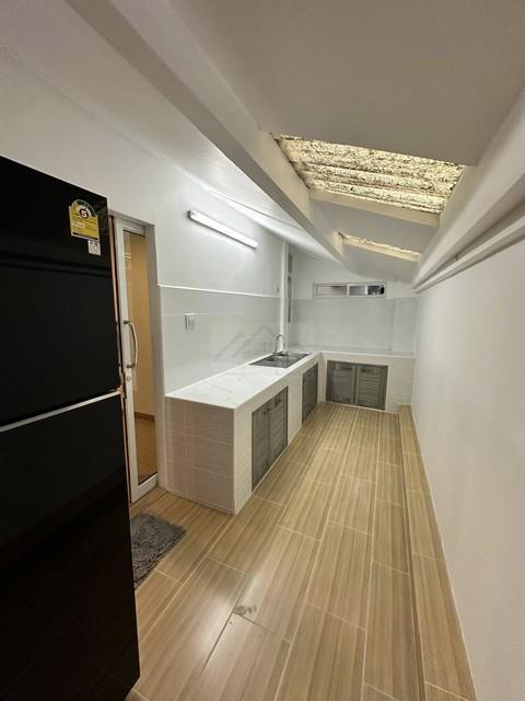 ให้เช่า บ้านชั้นเดียว หมู่บ้านสัมมากร รามคำแหง112 ซอยเมน บ้านรีโนเวทใหม่ การเดินทางสะดวก ของกินสะดวก มีร้านอาหาร ร้านค้ามากมายในหมู่บ้าน 11