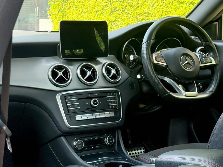 2019 BENZ CLA250 AMG FACELIFT รถมือเดียวออกป้ายแดง รถวิ่งน้อย รถไม่เคยมีอุบัติเหตุครับ 12