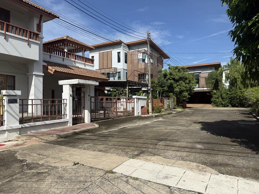 บ้านเดี่ยว ในหมู่บ้านลิฟวิ่งนาราคลอง4 ธัญบุรี 2