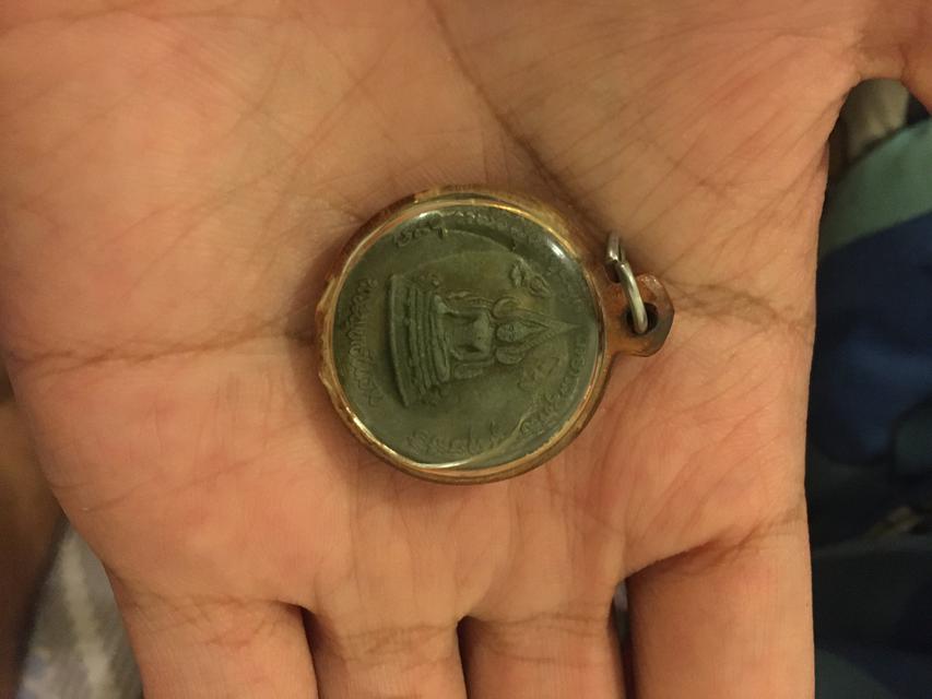 รูป เหรียญพระพุทธชินราชหลังสมเด็จพระนเรศวรมหาราช ครบรอบ 400 ปี ครองราชย์ พ.ศ.2533 เนื้อนวโลหะ 2 3