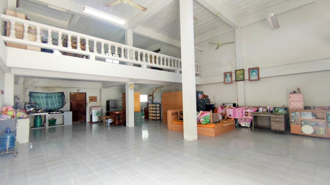 ขาย ที่ดิน 198 ตร.วา พร้อมอาคารพักอาศัย 2.5 ชั้น ต.นางลือ ชัยนาท