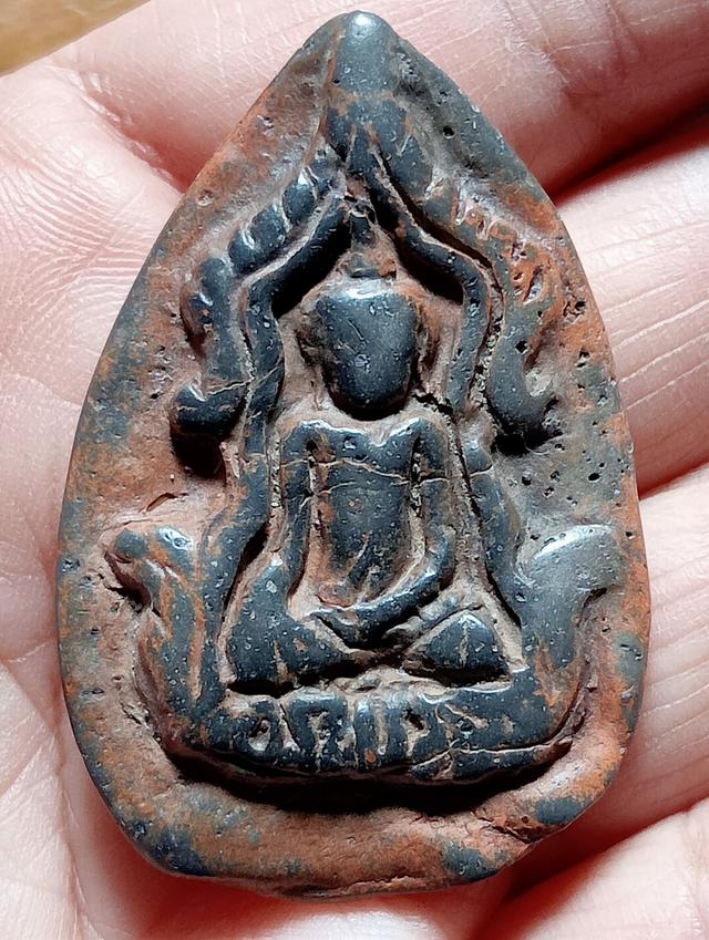 พระลือซุ้มนาค