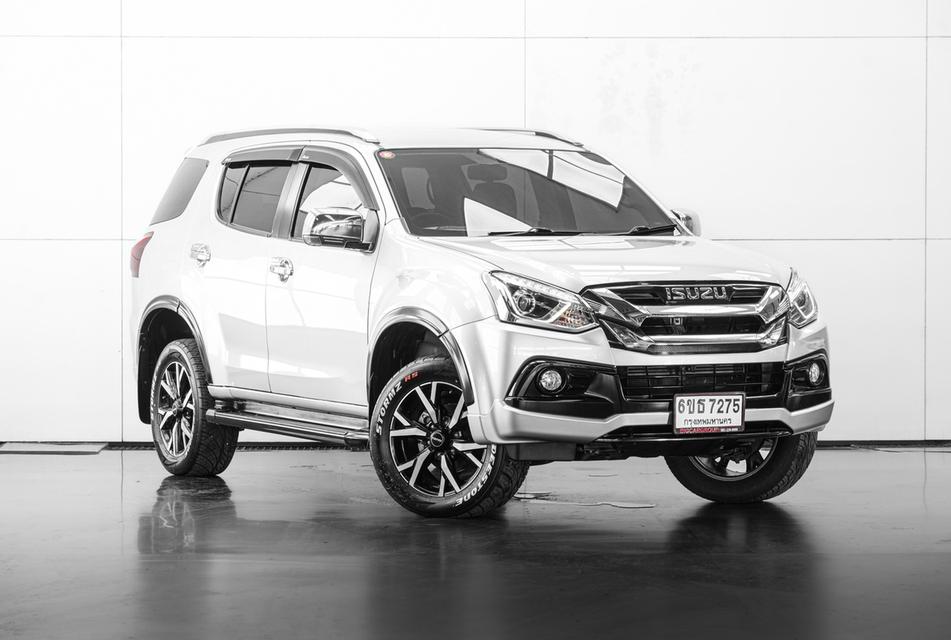 2019 ISUZU MU-X 3.0 DVD Navi THE ONYX 4WD AT สีเทา ไมล์ 127313 กม.
