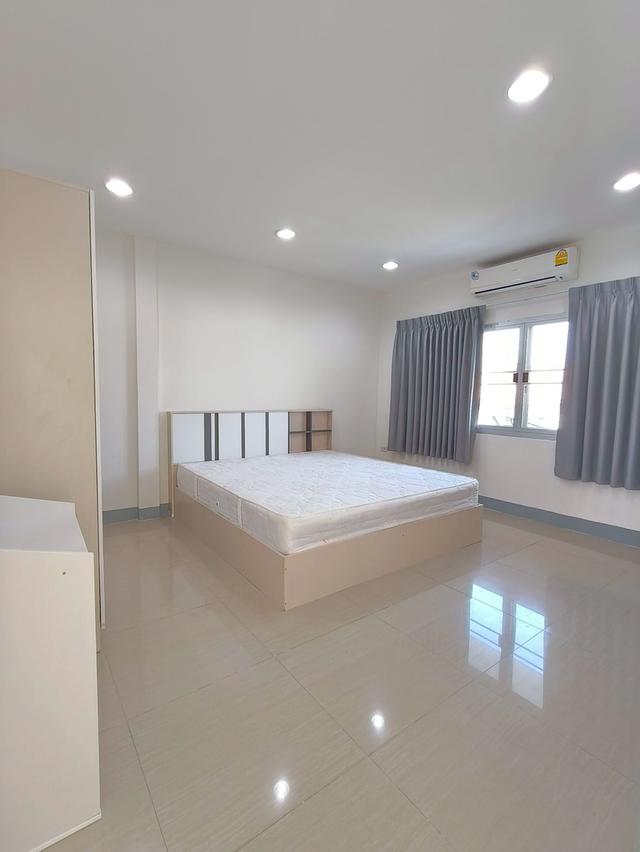 ทาวน์โฮม 3 ชั้น ลาดพร้าว ประดิษฐ์ มนูธรรม เรียบ ด่วน รามอินทรา หมู่บ้าน 84 แมนชั่น นัดชมบ้าน 085-318-6868 คุณวา 19
