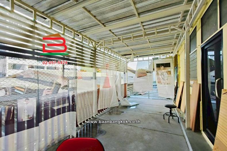 อาคารพาณิชย์ เนื้อที่ 40 ตร.ว. ซอยลาดพร้าว 45 ใกล้โรงเรียนพิบูลอุปถัมภ์ แขวงสามเสนนอก เขตห้วยขวาง 9