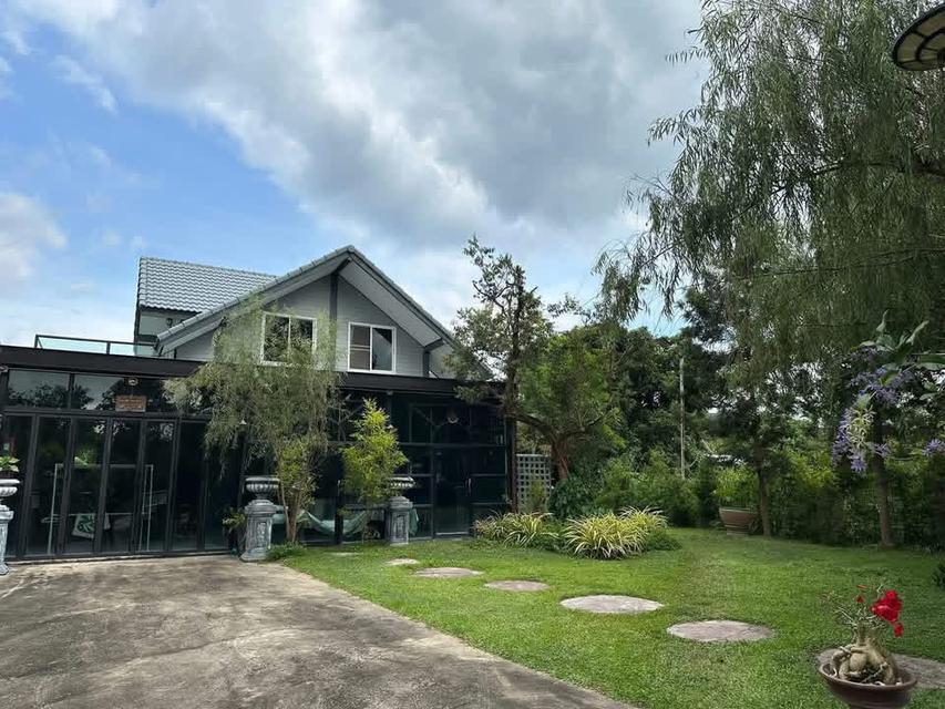 บ้านพร้อมที่ดินและสิ่งปลูกสร้าง 1