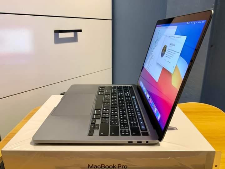 พร้อมขาย MacBook Pro (13.3-inch,2020 Four Thunderbolt 3 ports) Space Gray 2