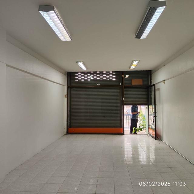 ให้เช่า อาคารพาณิชย์ 2 ชั้นครึ่ง หน้ากว้าง 4 เมตร ย่านรังสิต 4