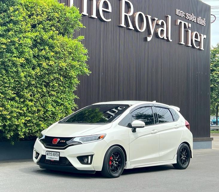 รหัสรถ AP8959 Honda Jazz 1.5 SV ปี 2015