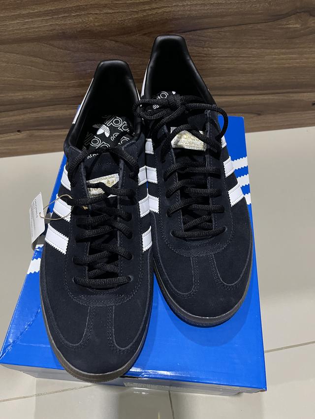 รองเท้าอดิดาสหนังกลับสีดำ ยาว 285 ใหม่ แท้ พร้อมกล่อง